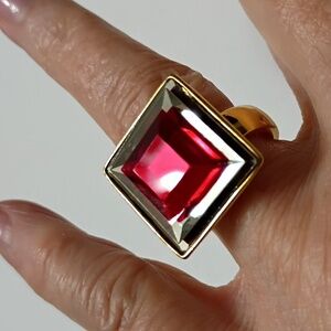Guess Ring Square Gold Tone Red Women's Jewelry Size 7